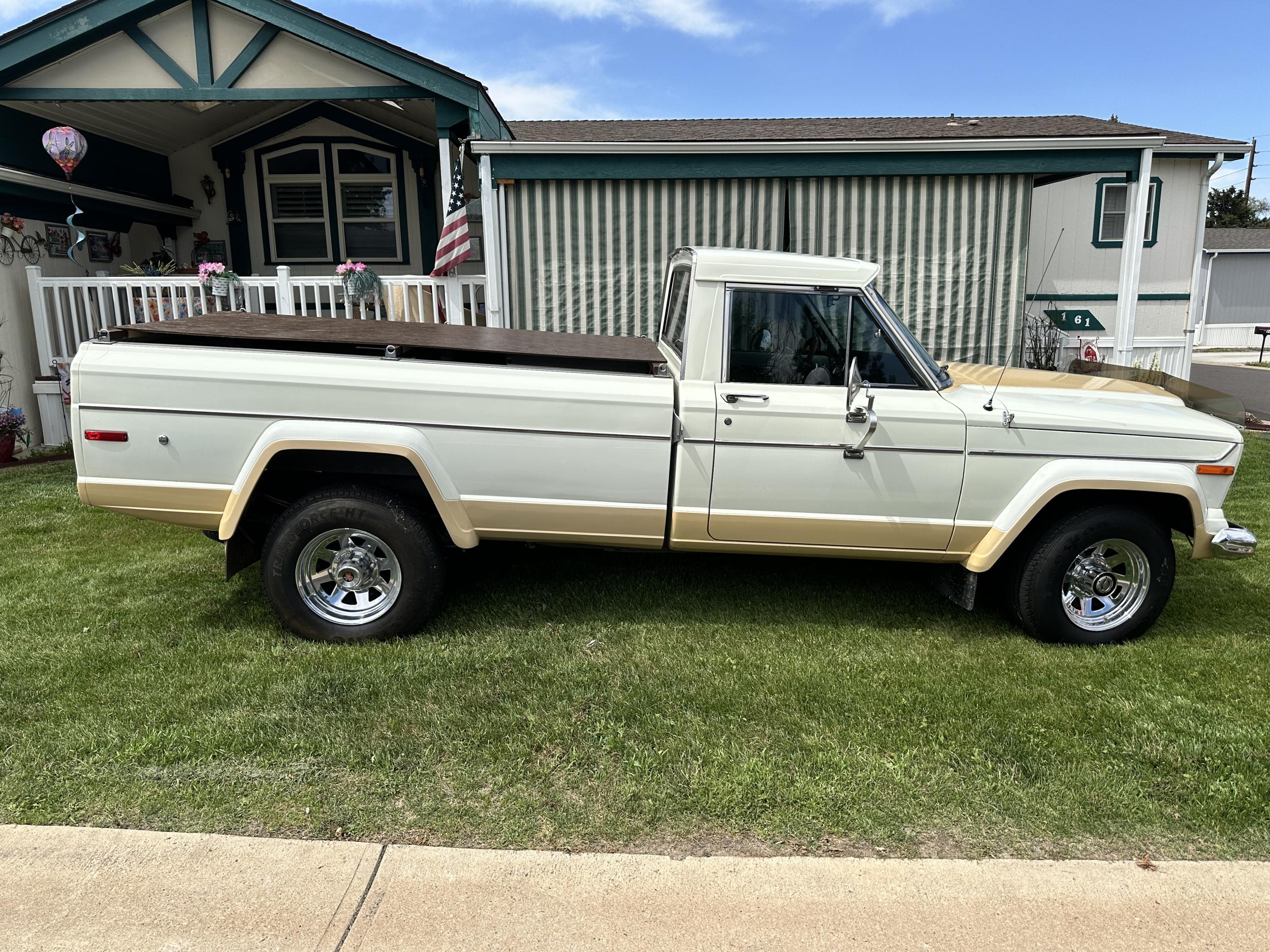 1972 Jeep J-4800 Camper Special