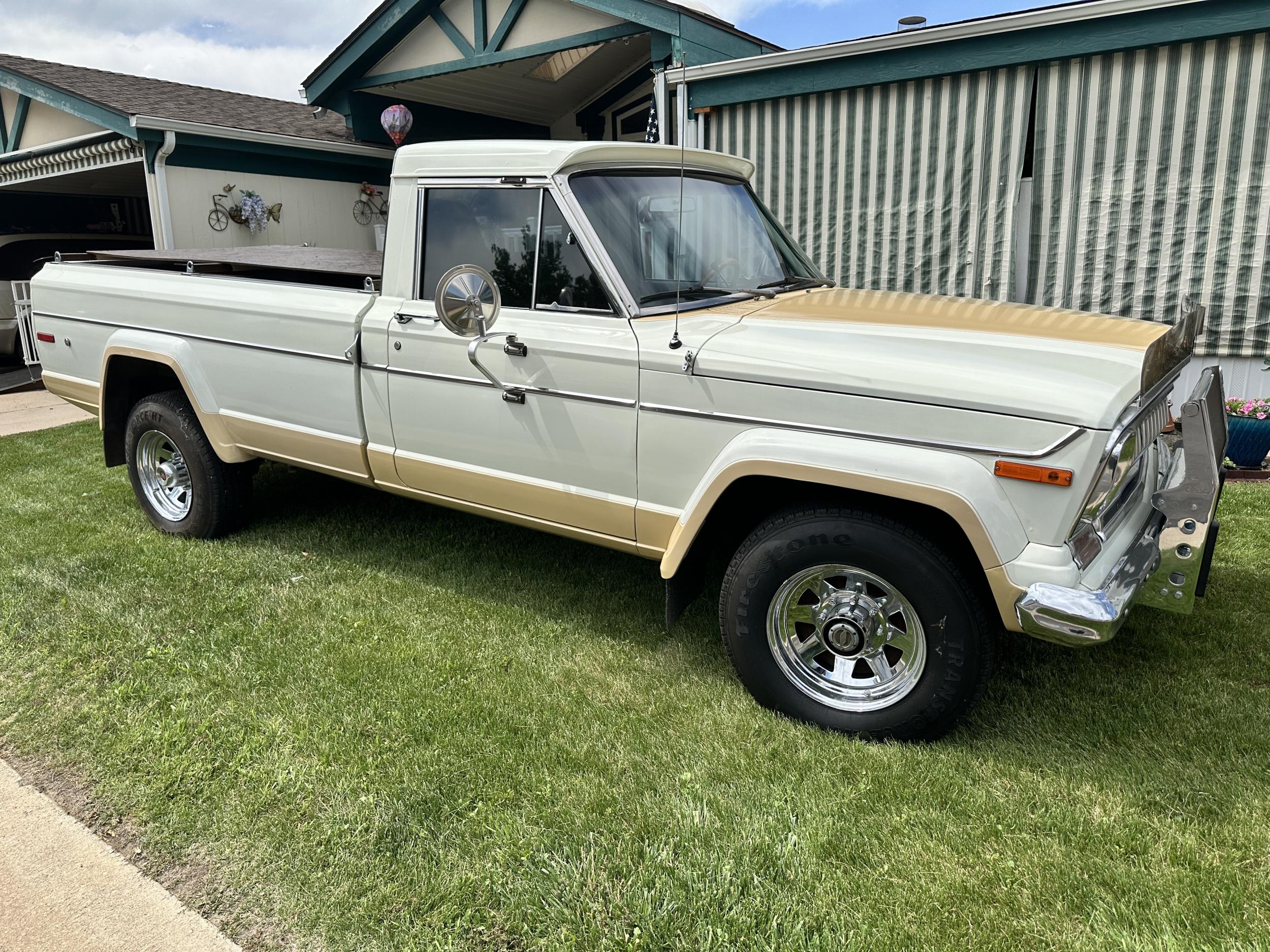 1972 Jeep J-4800 Camper Special - 4