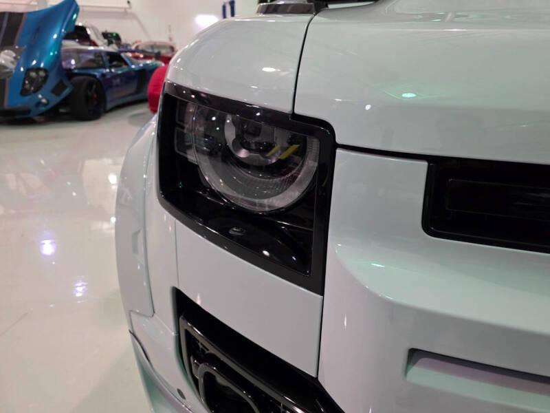 2024 Land Rover Defender 110 V8 P525