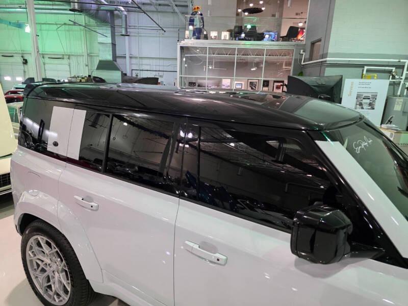 2024 Land Rover Defender 110 V8 P525