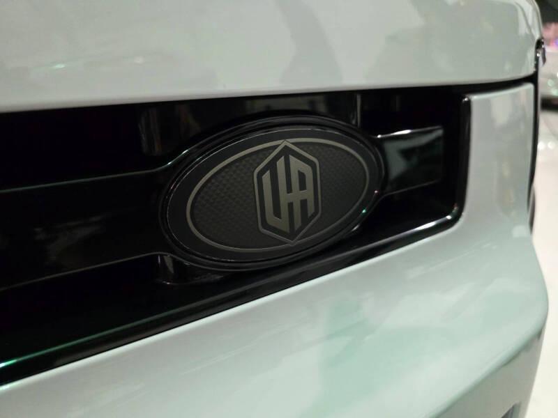 2024 Land Rover Defender 110 V8 P525