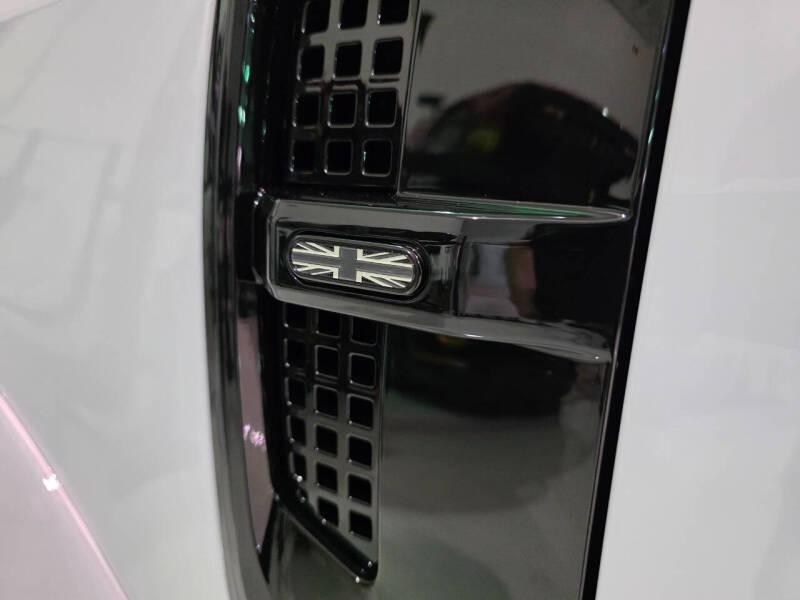 2024 Land Rover Defender 110 V8 P525