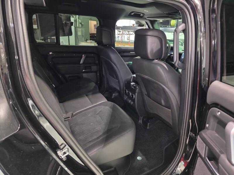 2024 Land Rover Defender 110 V8 P525