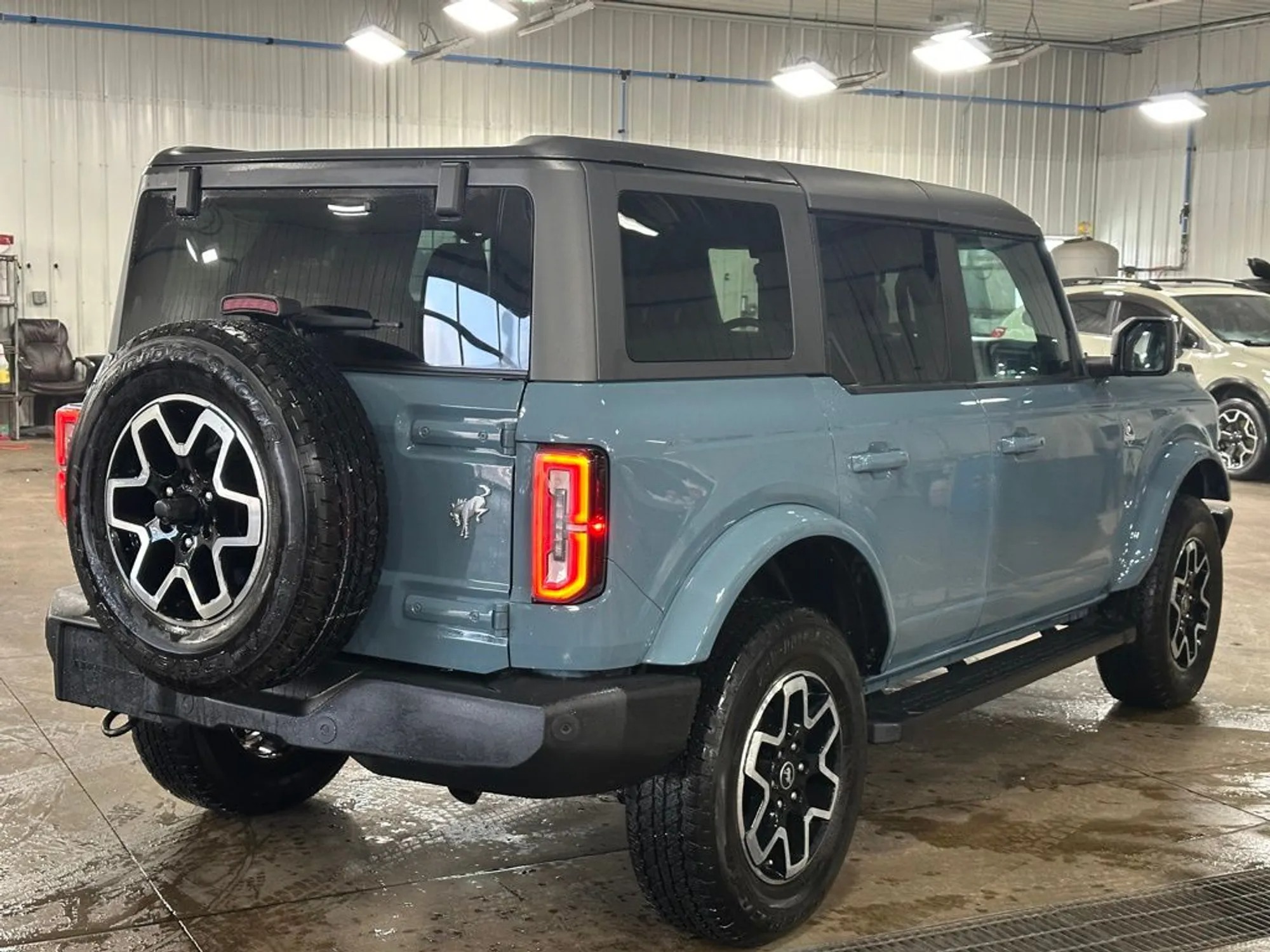 2022 Ford Bronco Outer Banks - 2