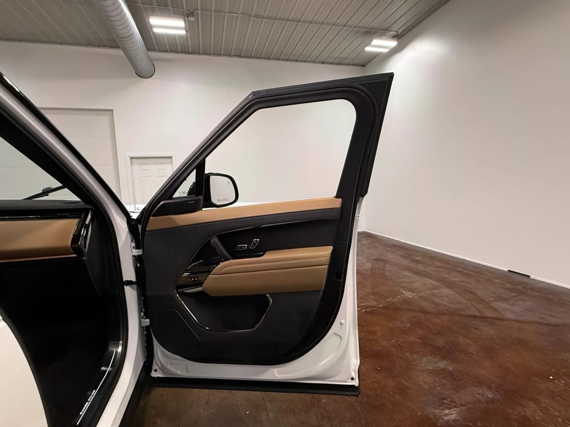 2025 Land Rover Range Rover Sport SE