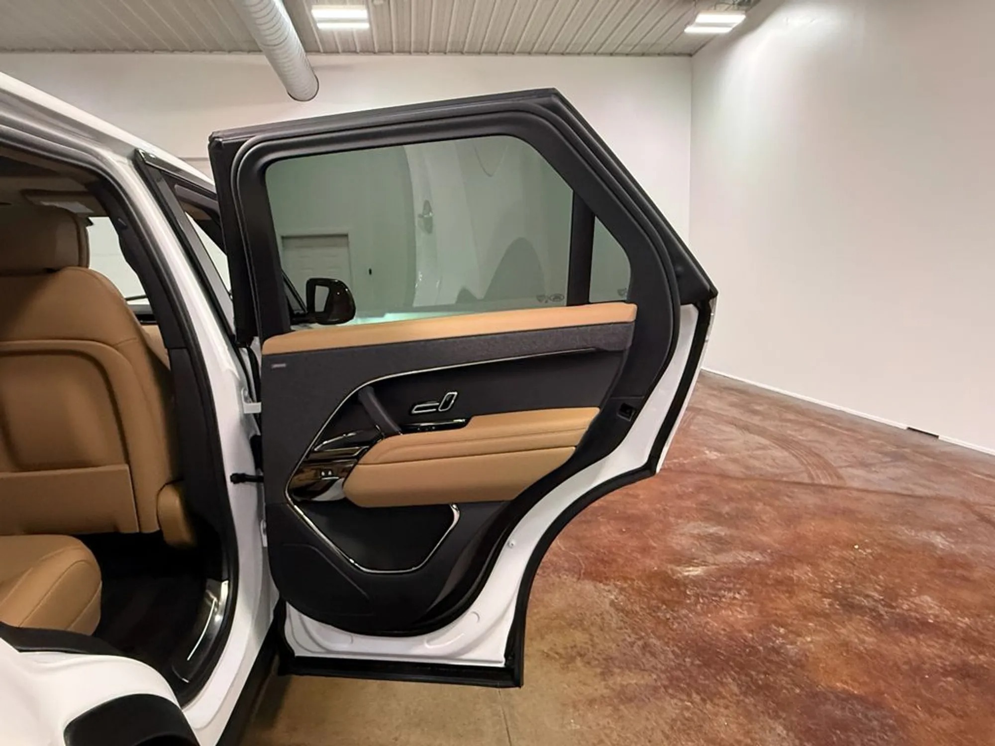 2025 Land Rover Range Rover Sport SE