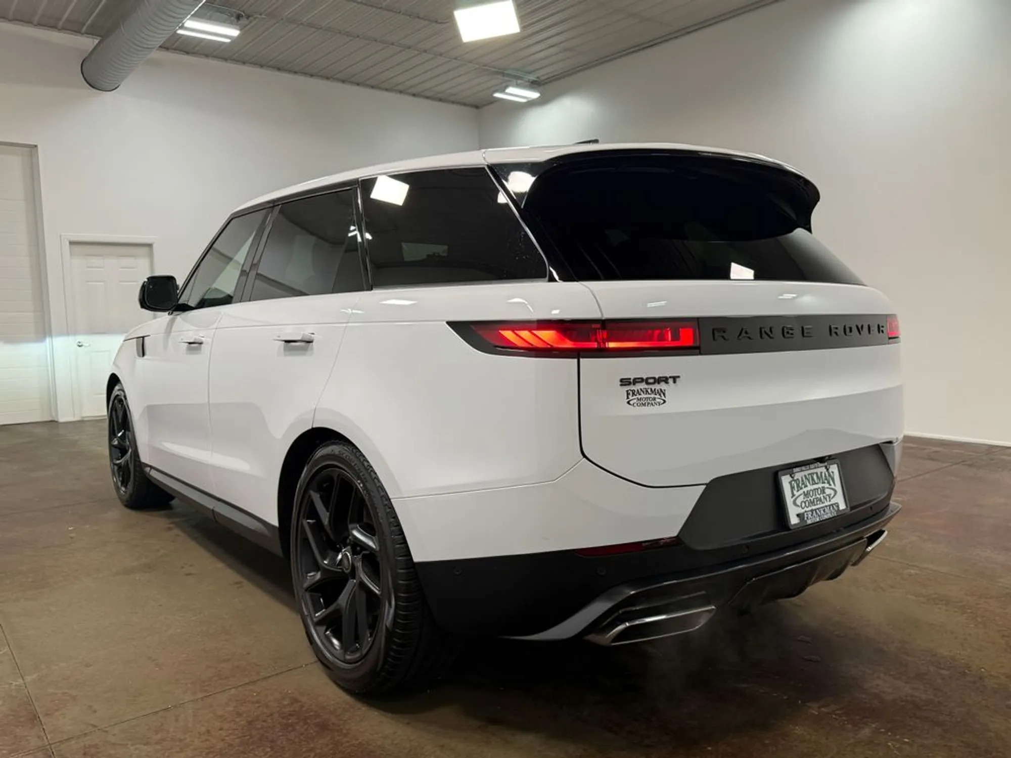 2025 Land Rover Range Rover Sport SE