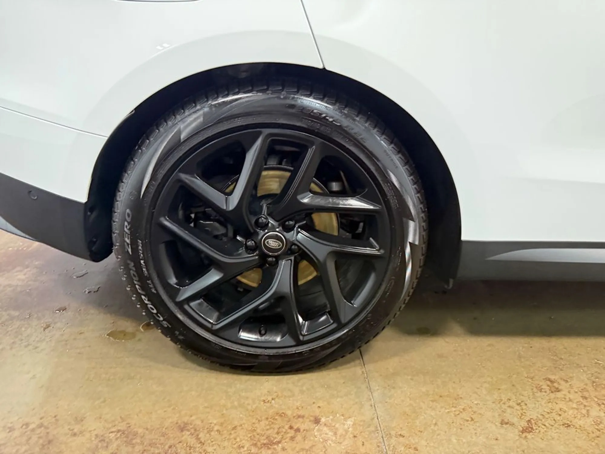 2025 Land Rover Range Rover Sport SE