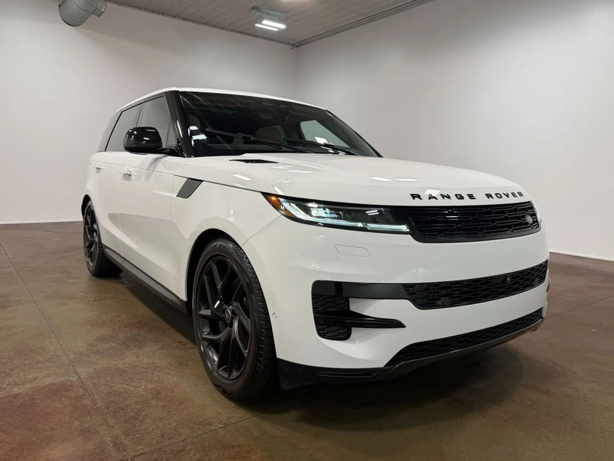 2025 Land Rover Range Rover Sport SE