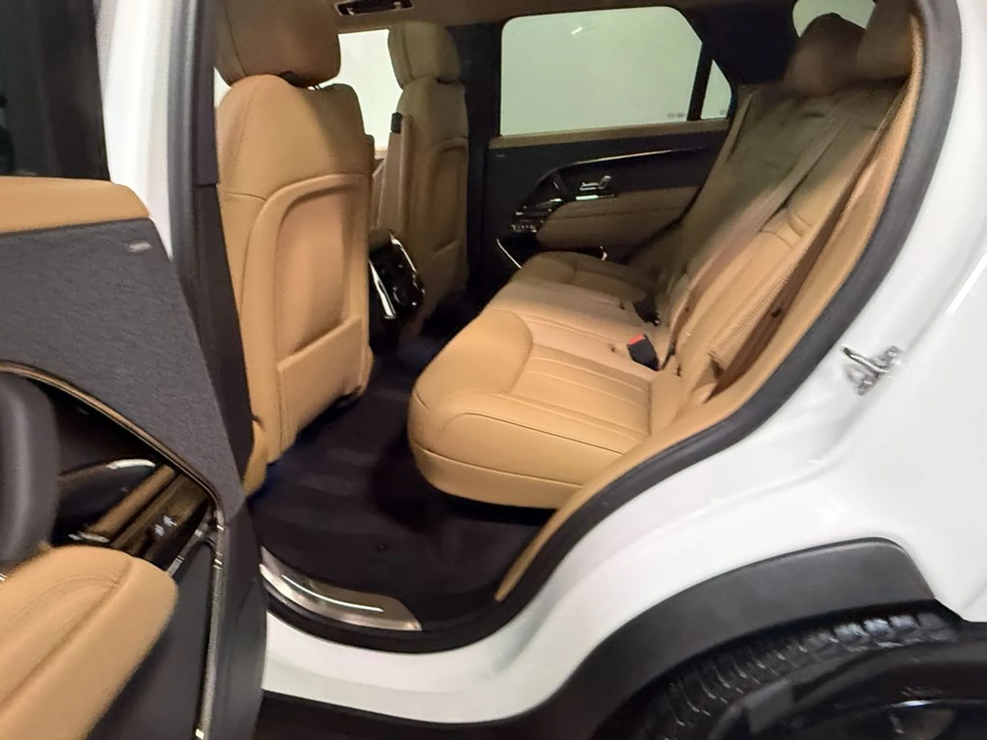 2025 Land Rover Range Rover Sport SE