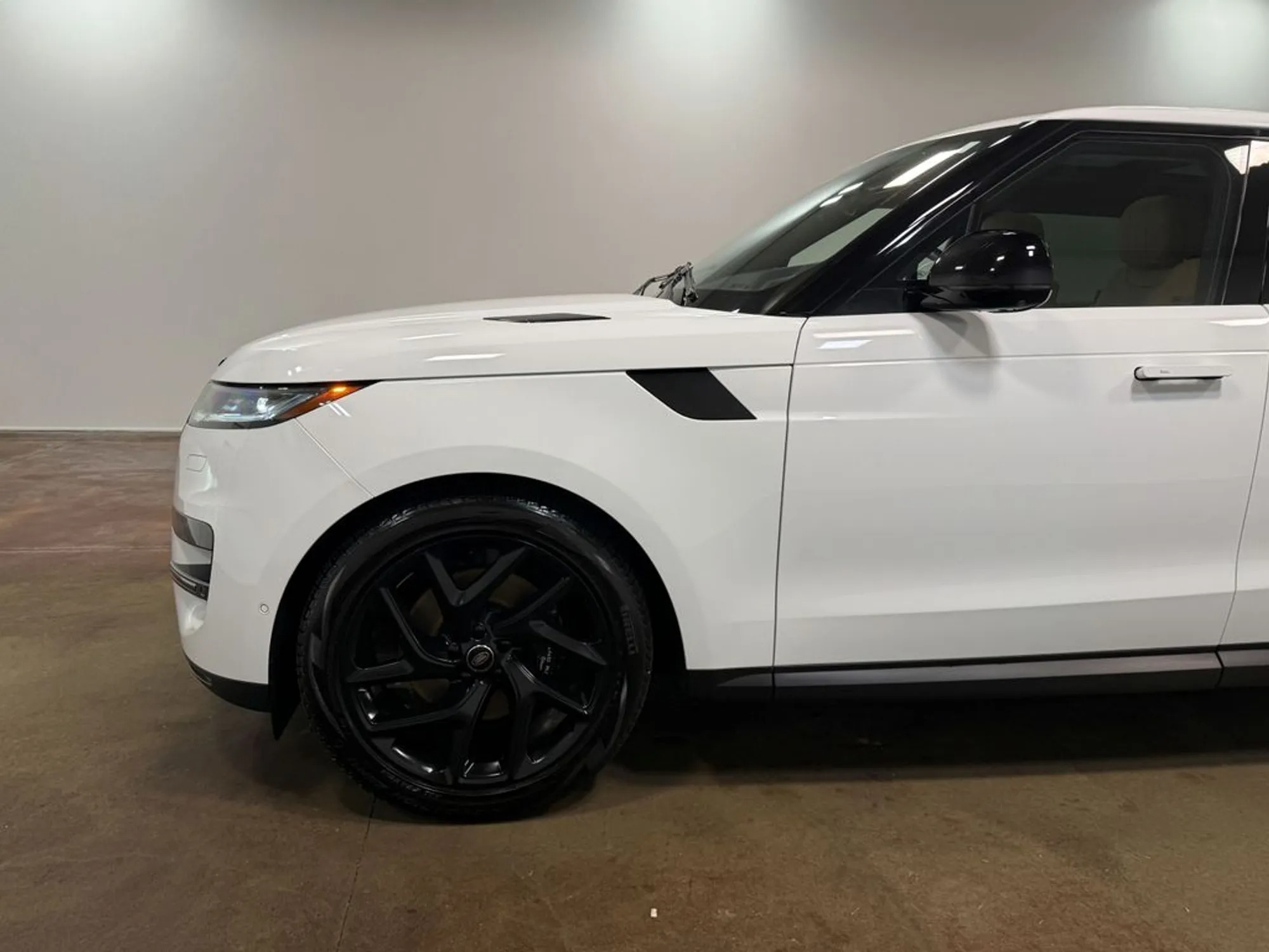 2025 Land Rover Range Rover Sport SE