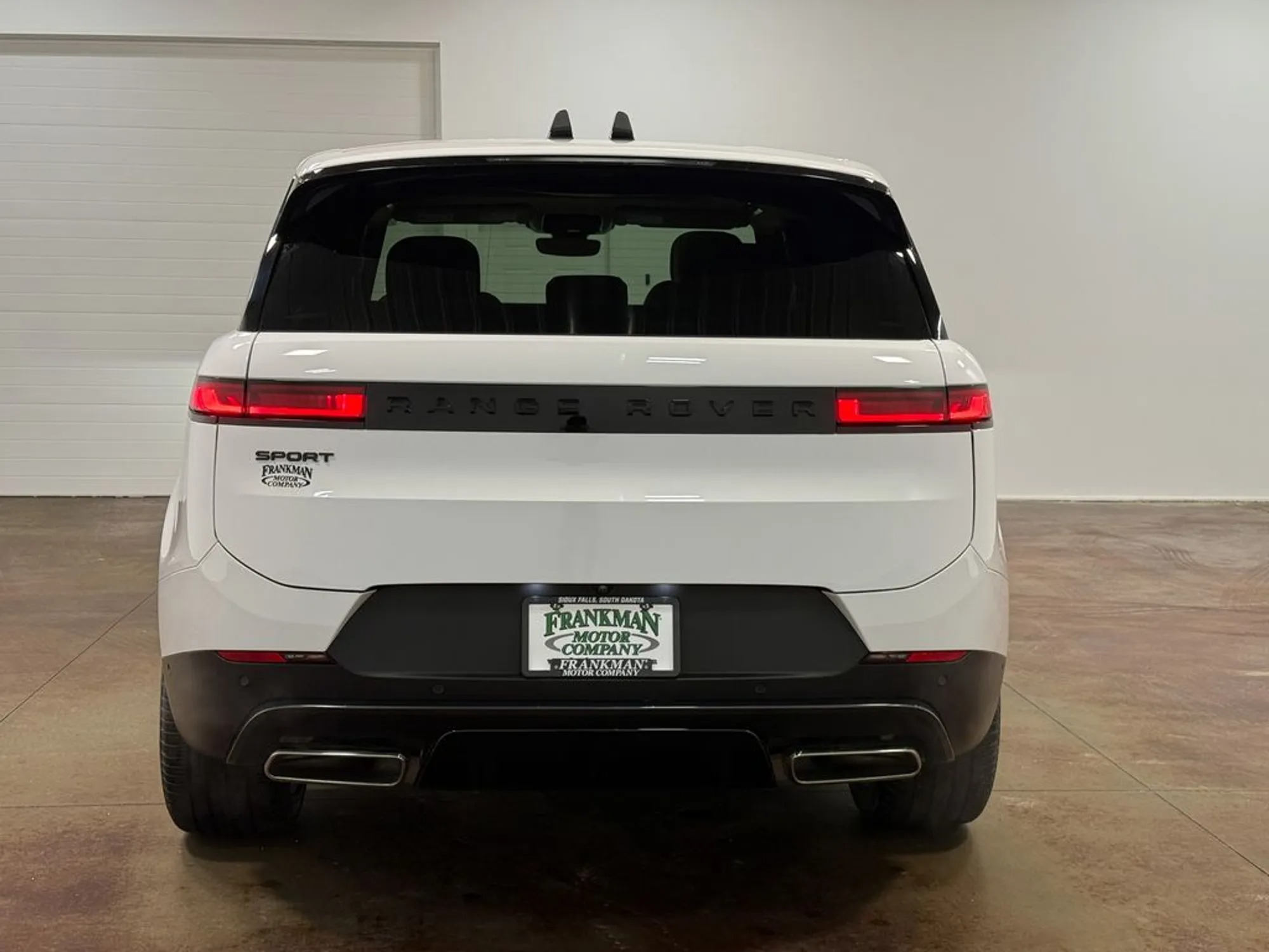 2025 Land Rover Range Rover Sport SE
