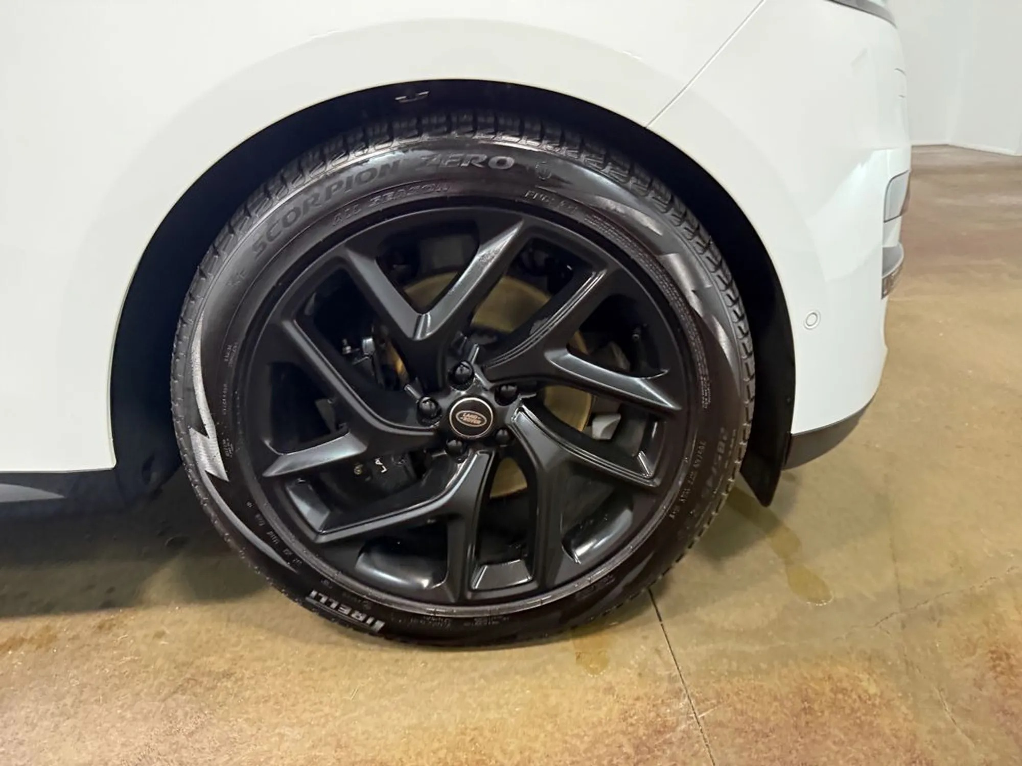 2025 Land Rover Range Rover Sport SE