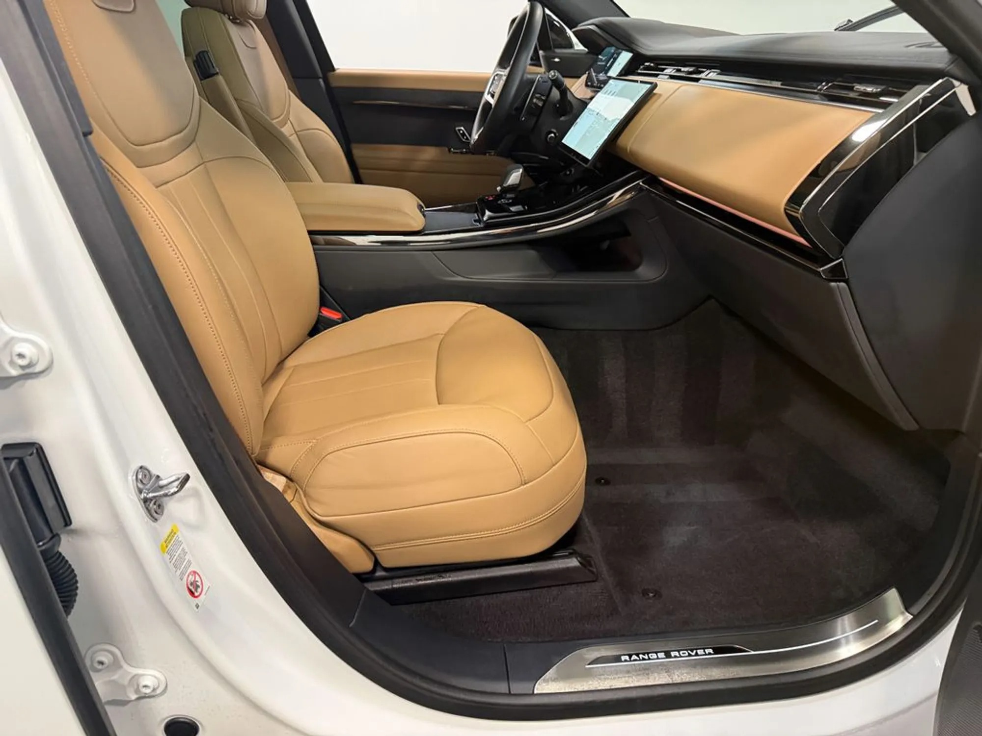 2025 Land Rover Range Rover Sport SE