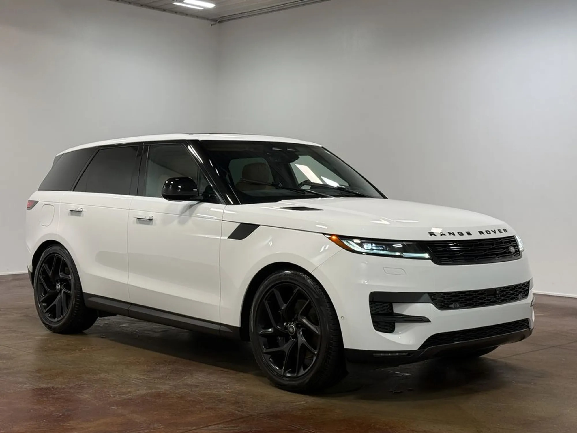 2025 Land Rover Range Rover Sport SE