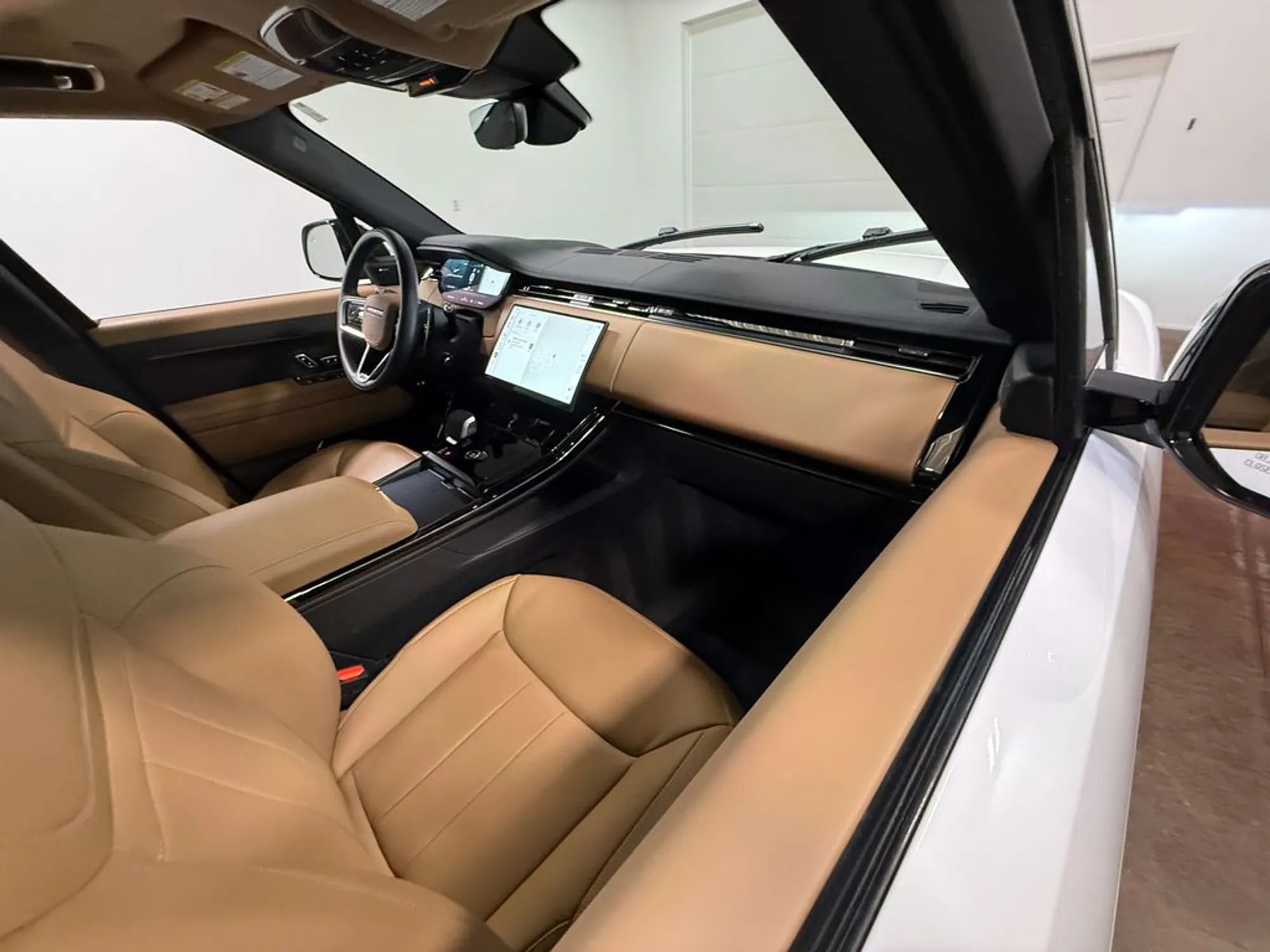 2025 Land Rover Range Rover Sport SE