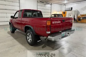 1997 Nissan King Cab XE - 3