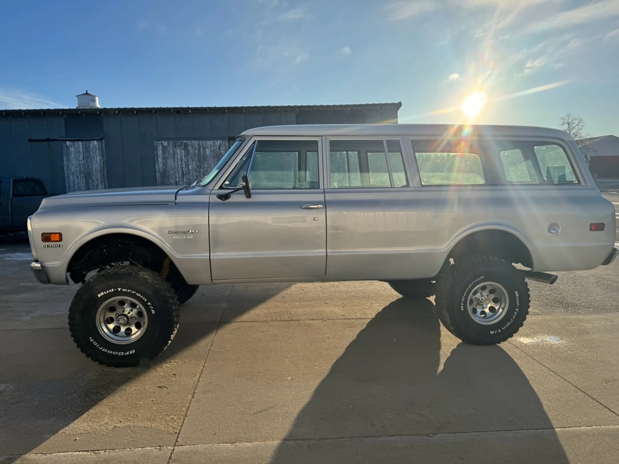 1970 Chevrolet Suburban - 4