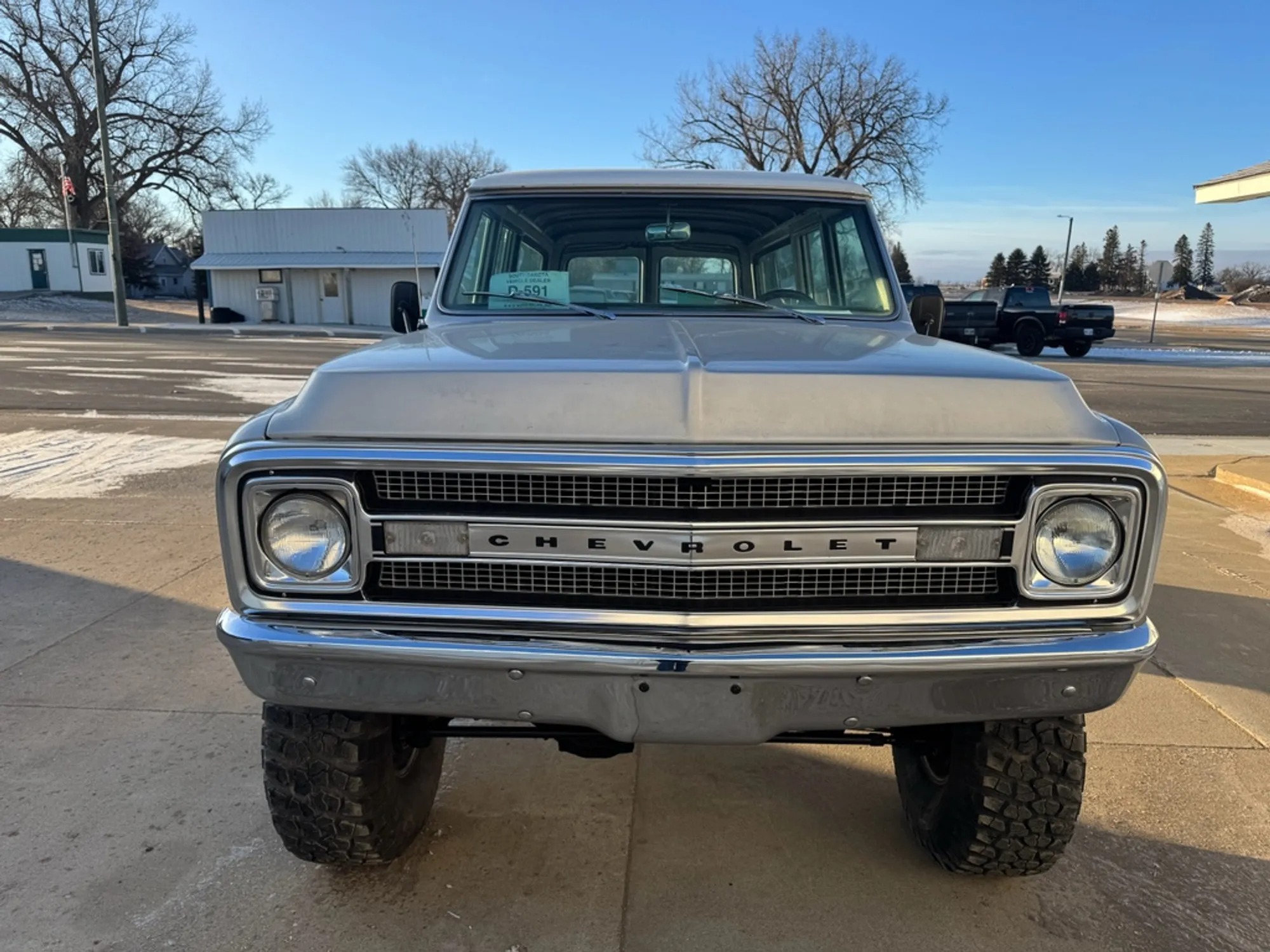 1970 Chevrolet Suburban - 2