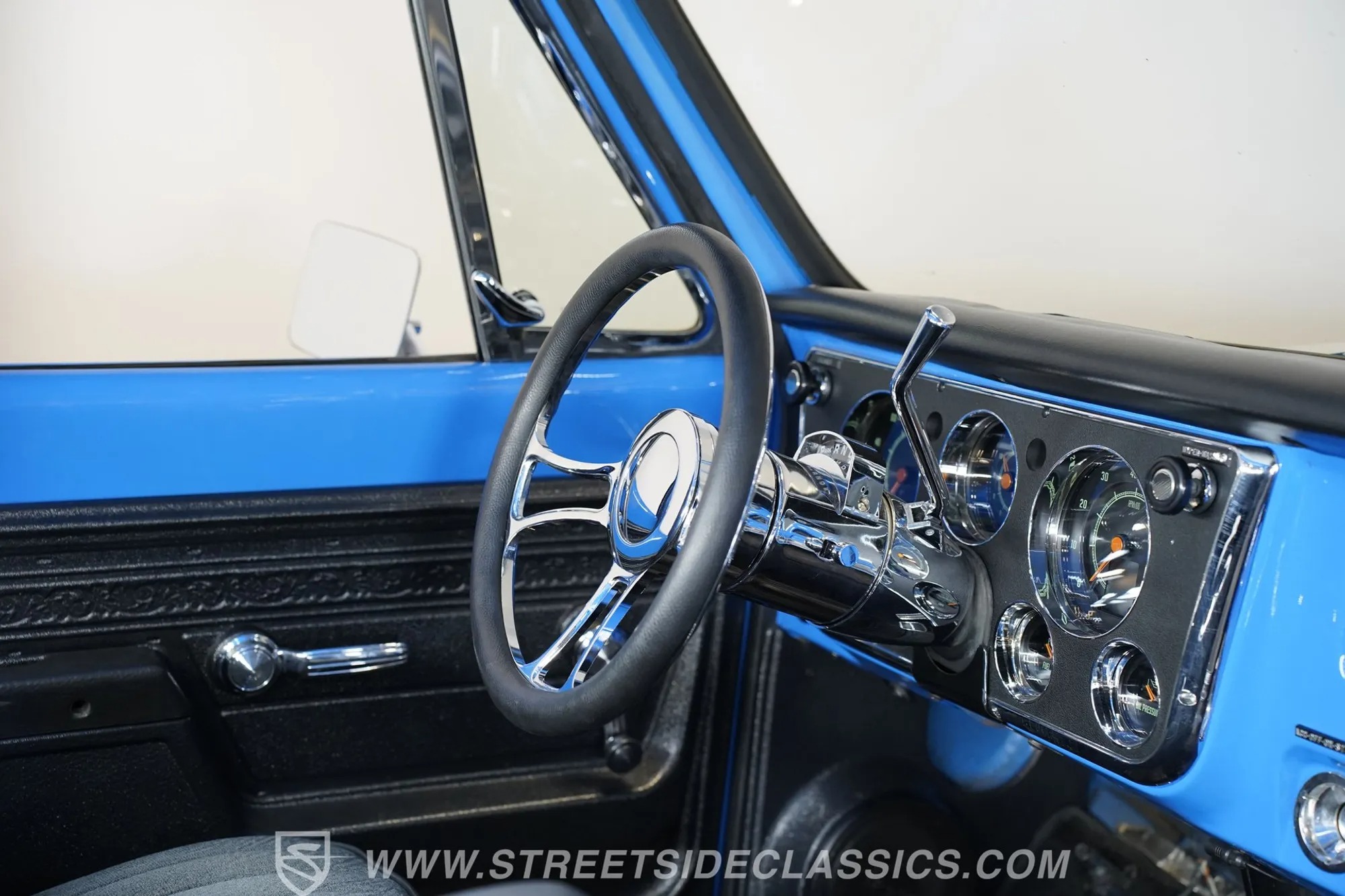 1972 Chevrolet C10 Cheyenne Restomod