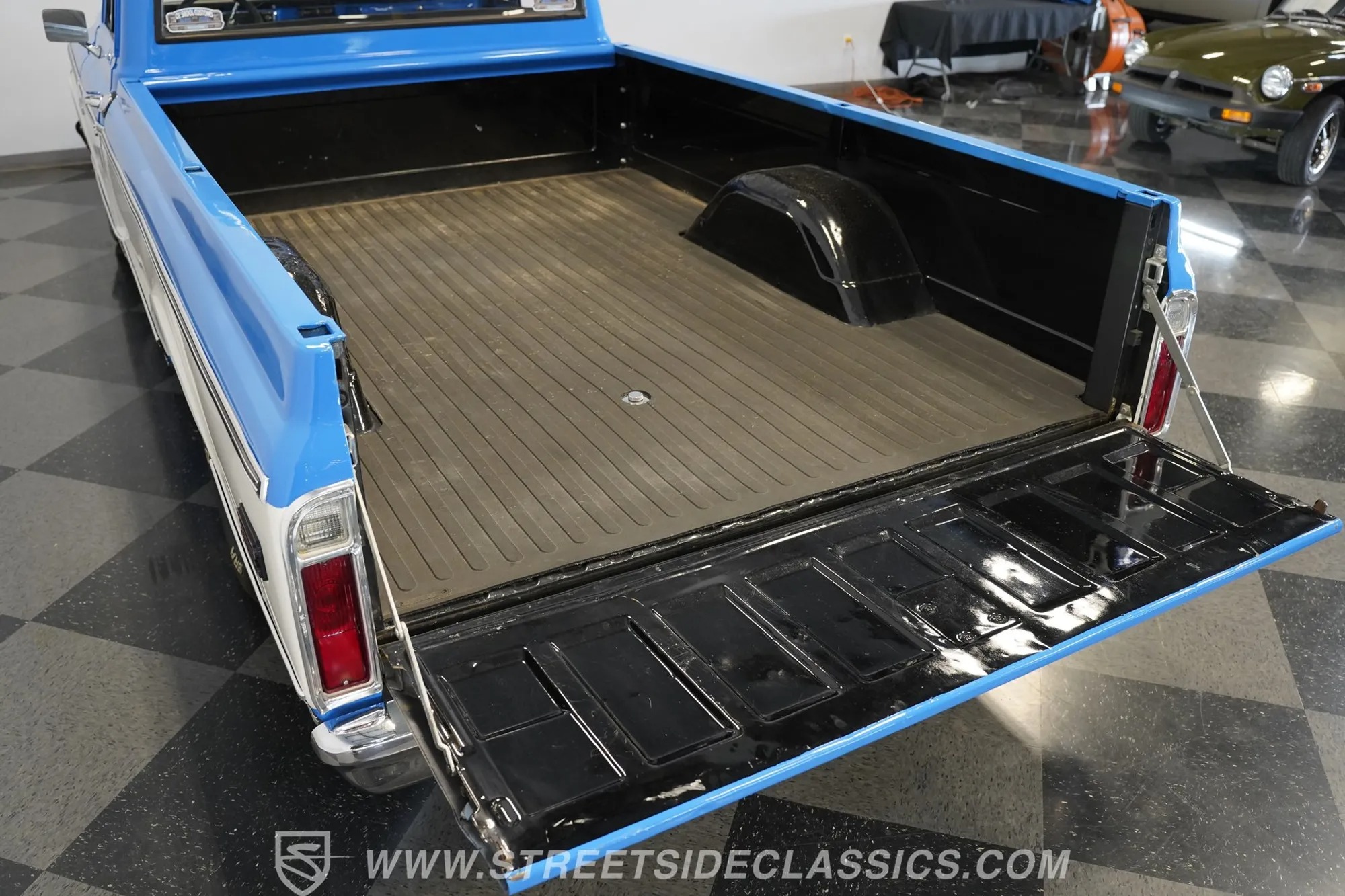 1972 Chevrolet C10 Cheyenne Restomod