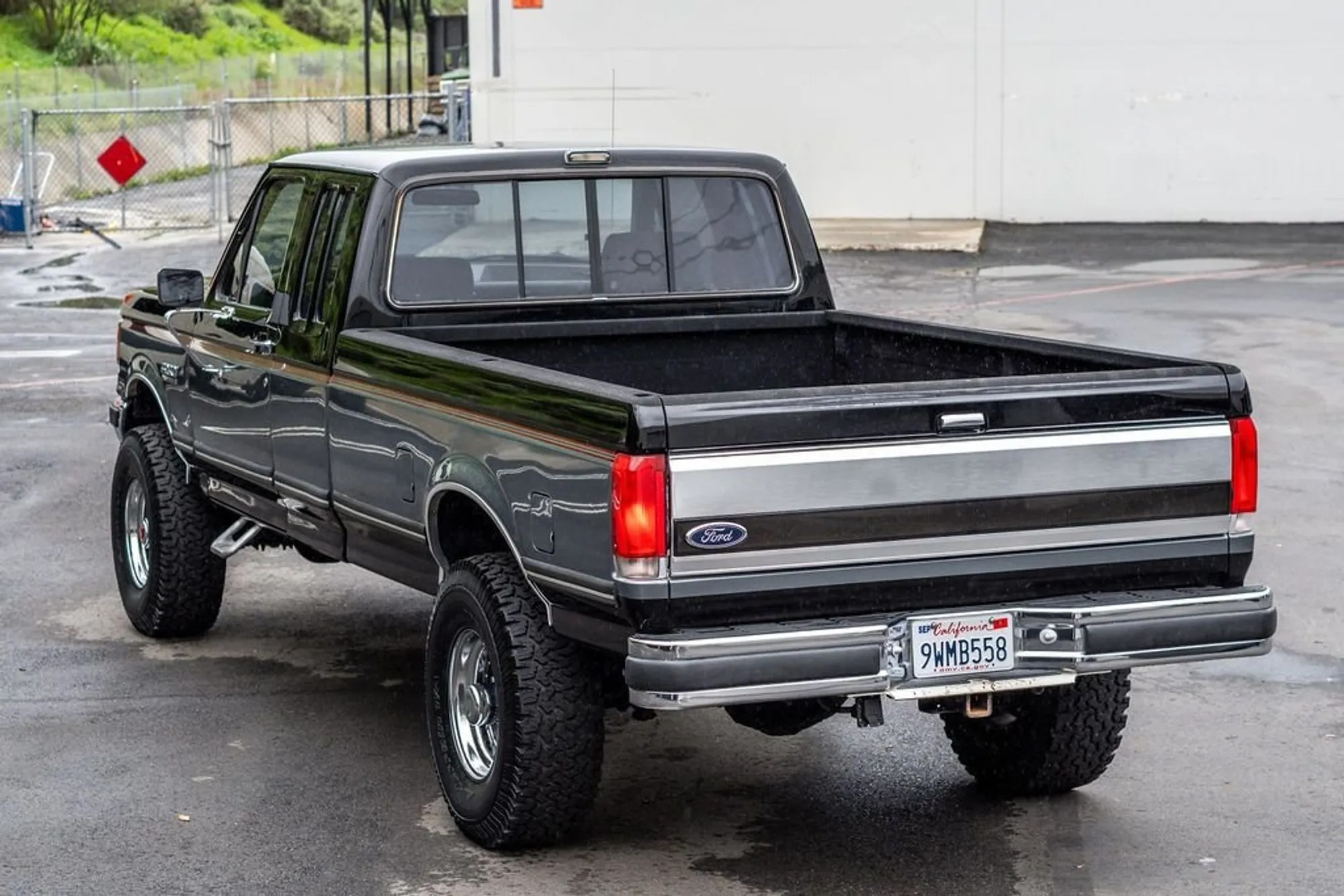 1987 Ford F-250 XLT Lariat - 3