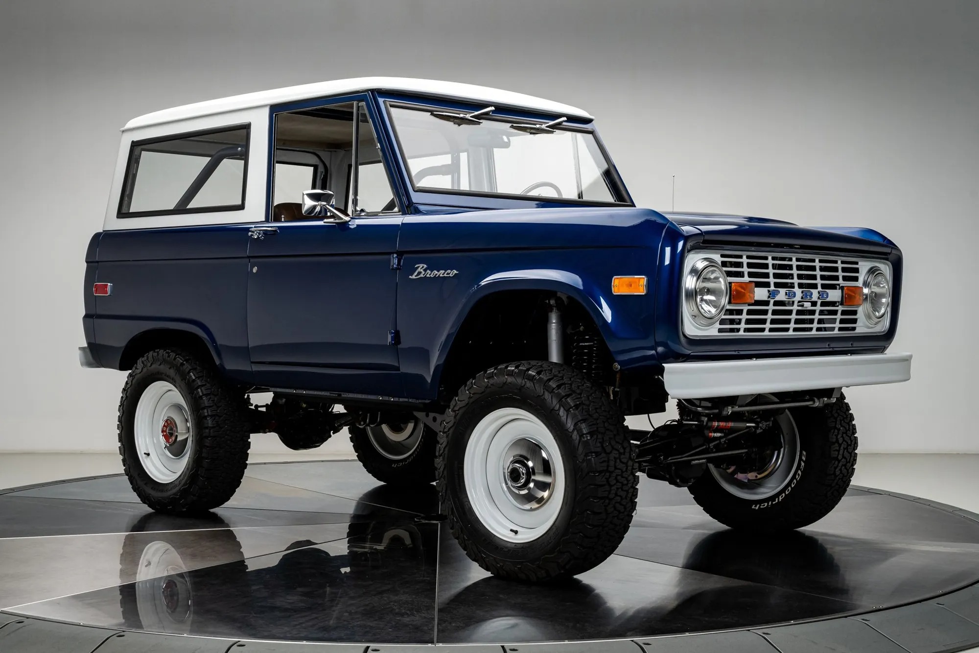 1974 Ford Bronco - 4