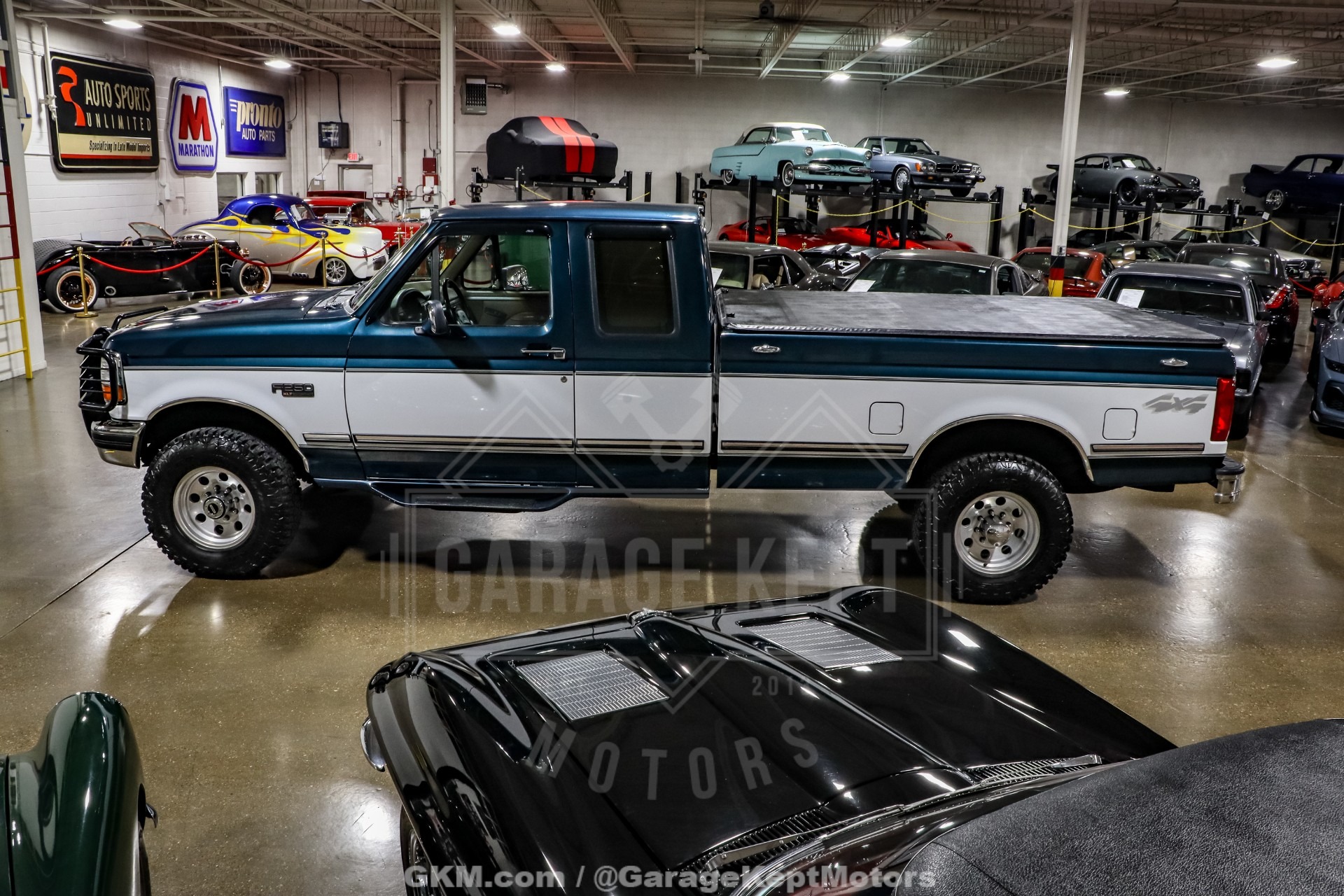 1995 Ford F-250 XLT - 2
