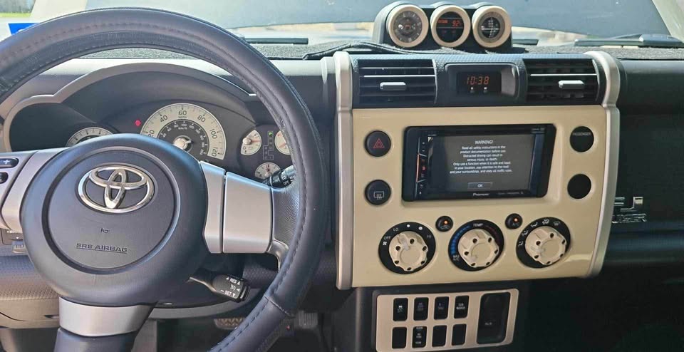 2010 Toyota FJ Cruiser Trail Teams Edition - 5