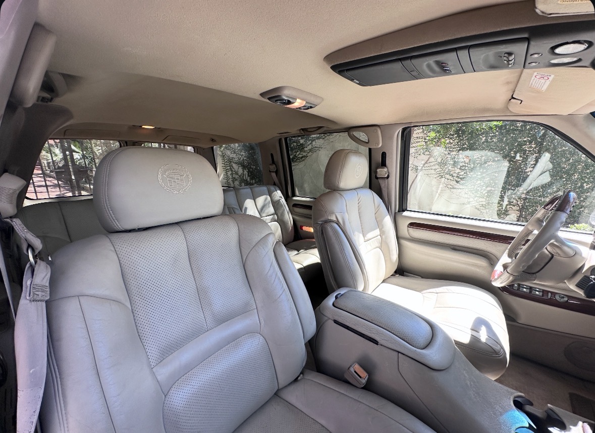 2000 Cadillac Escalade