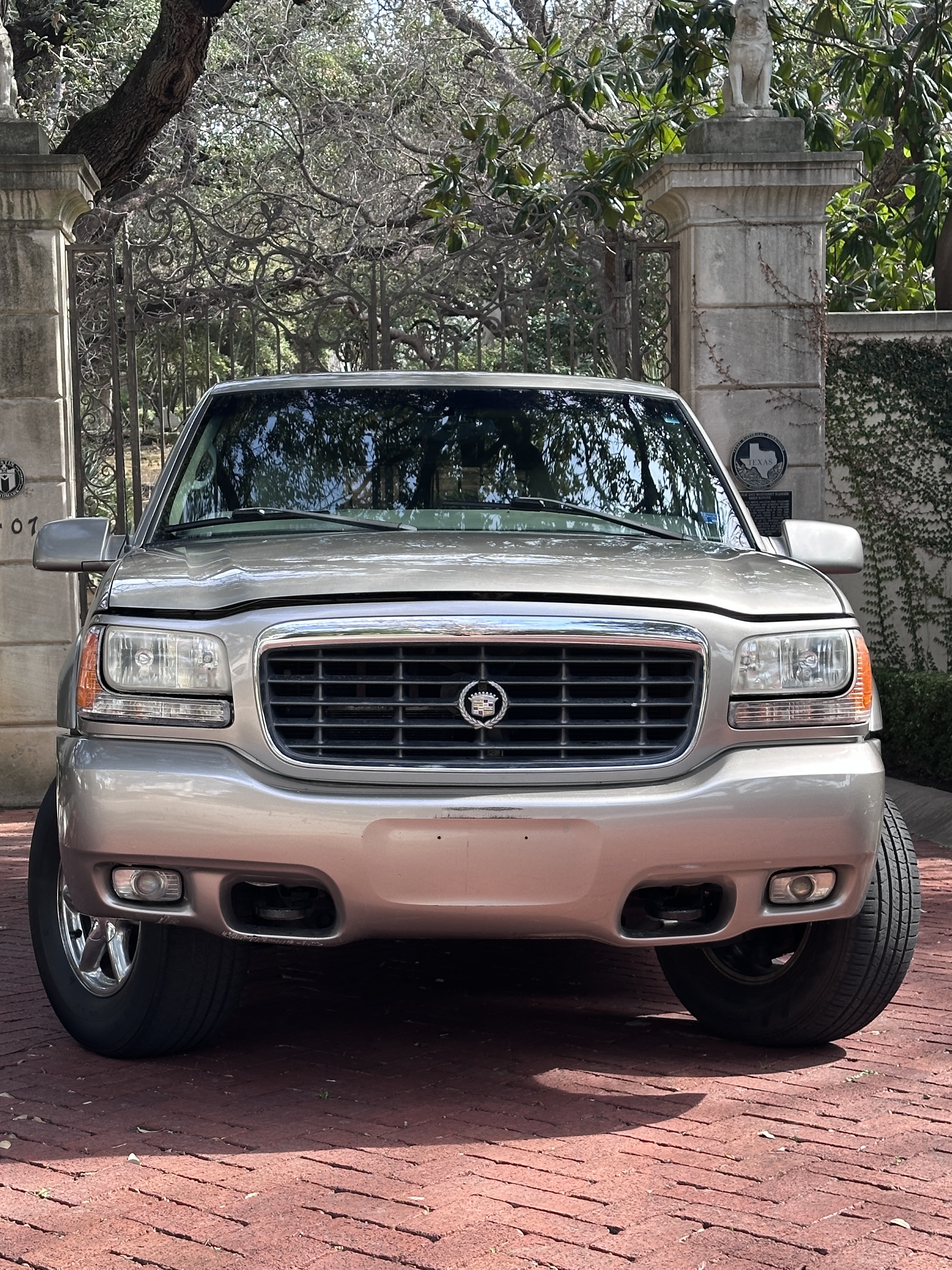 2000 Cadillac Escalade - 2