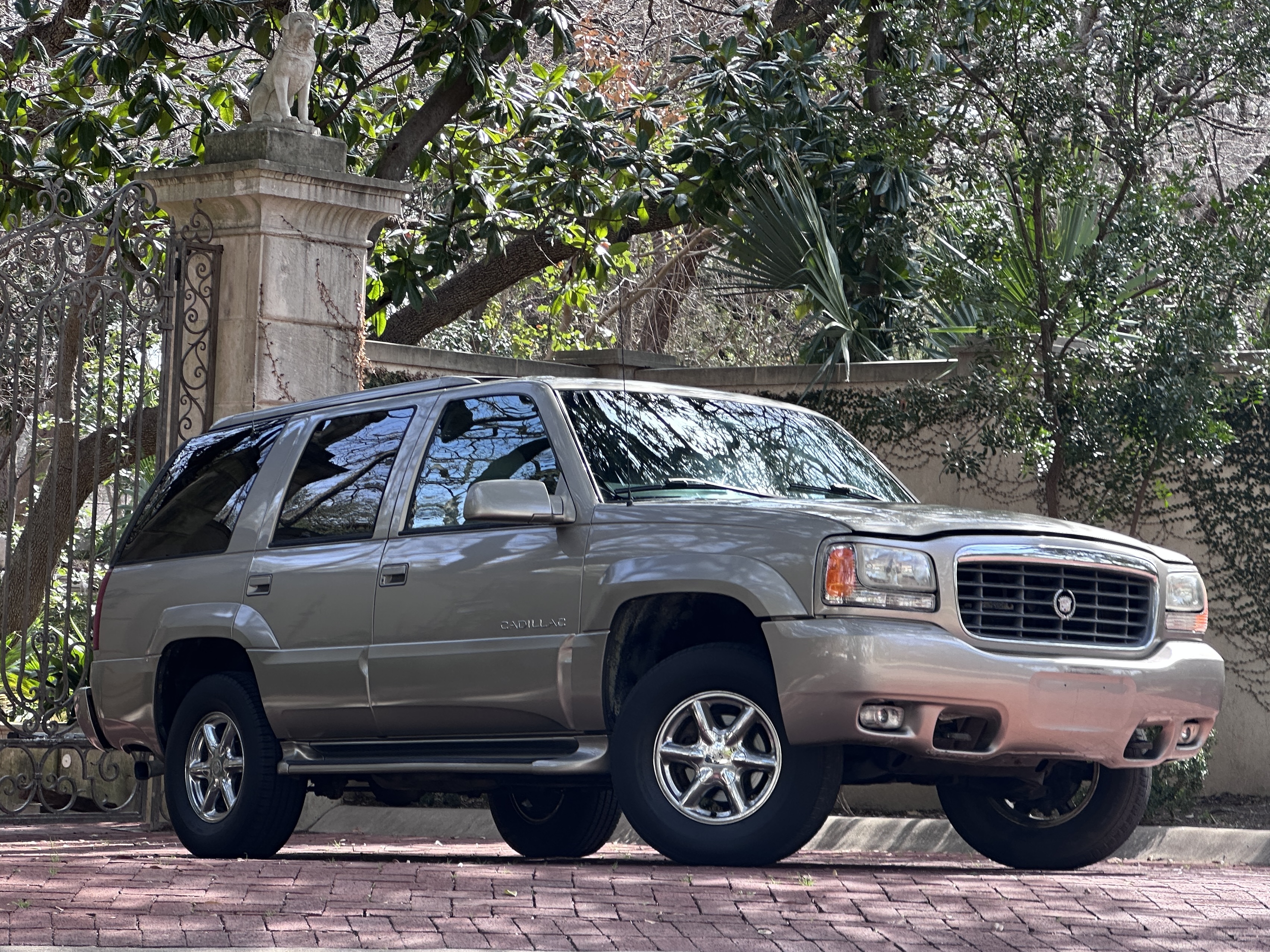 2000 Cadillac Escalade - 3