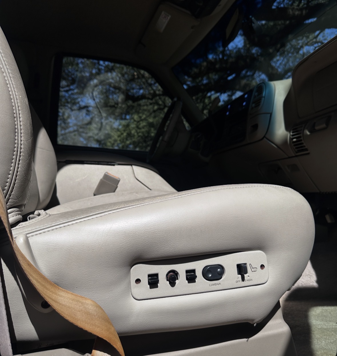 2000 Cadillac Escalade