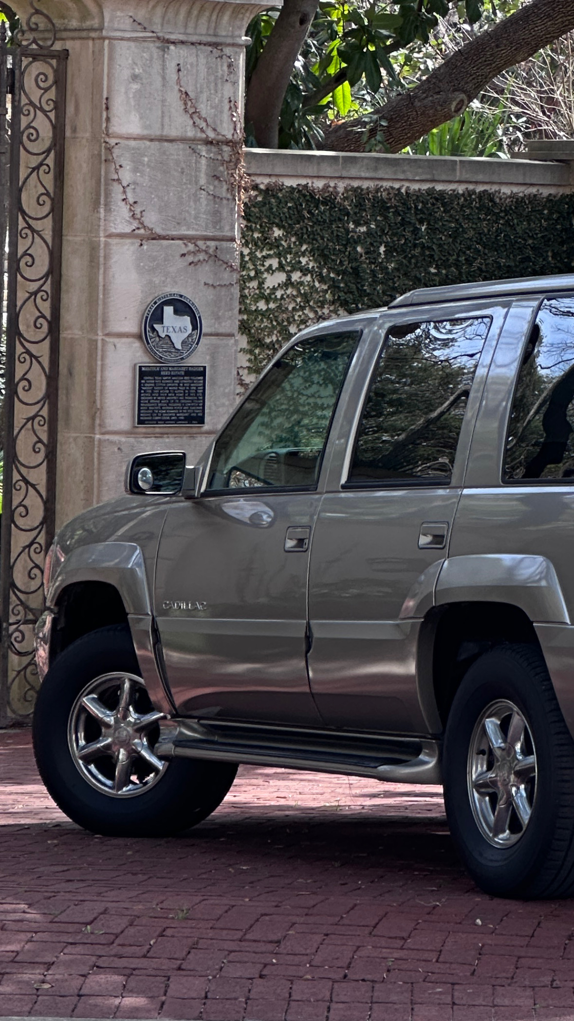 2000 Cadillac Escalade