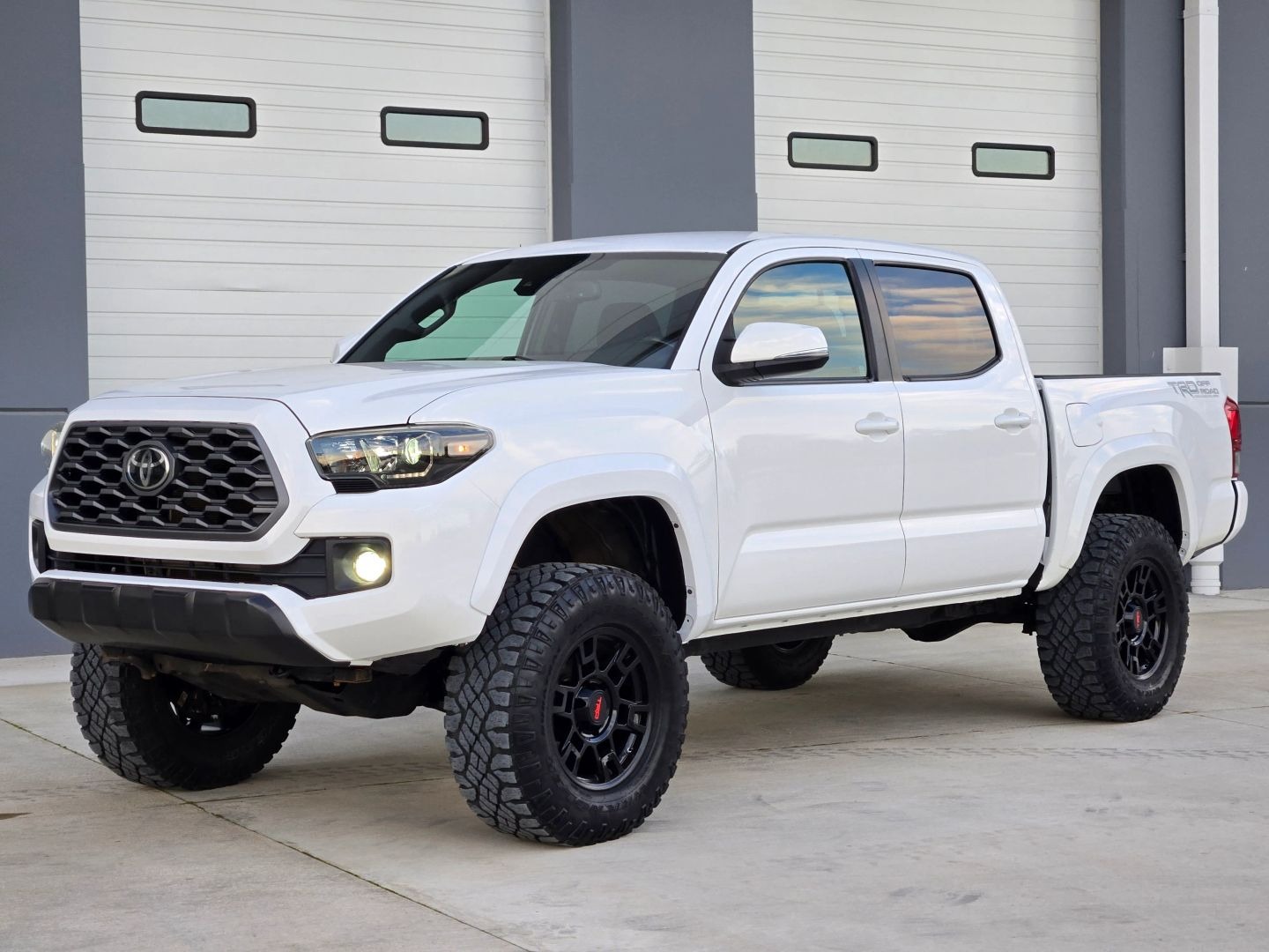 2018 Toyota Tacoma TRD Off-Road - 3