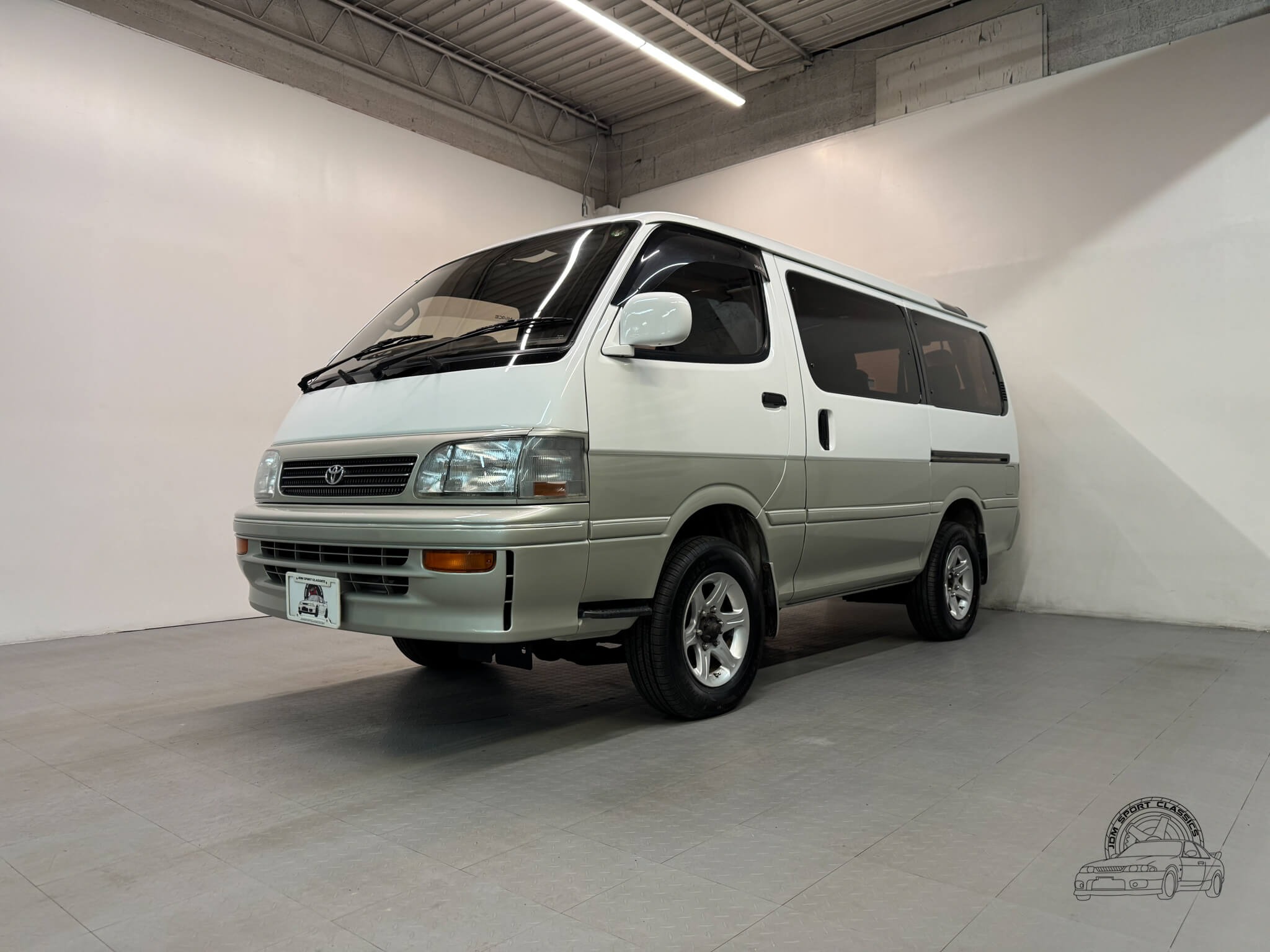  Toyota HiAce