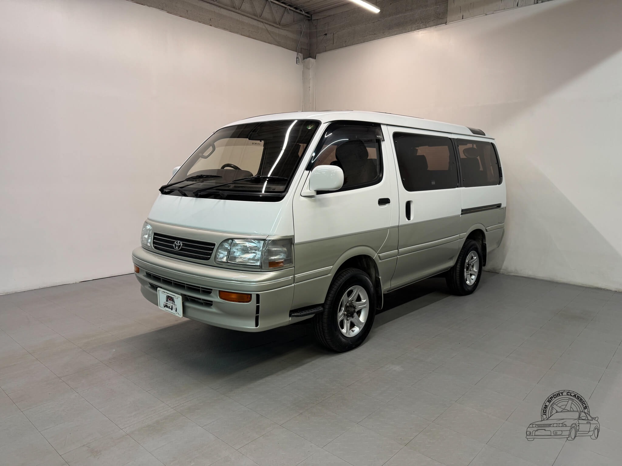 1995 Toyota HiAce Super Custom 4x4 - 5