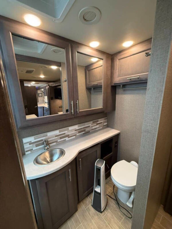 2021 Ford F-550 Thor Omni BH35