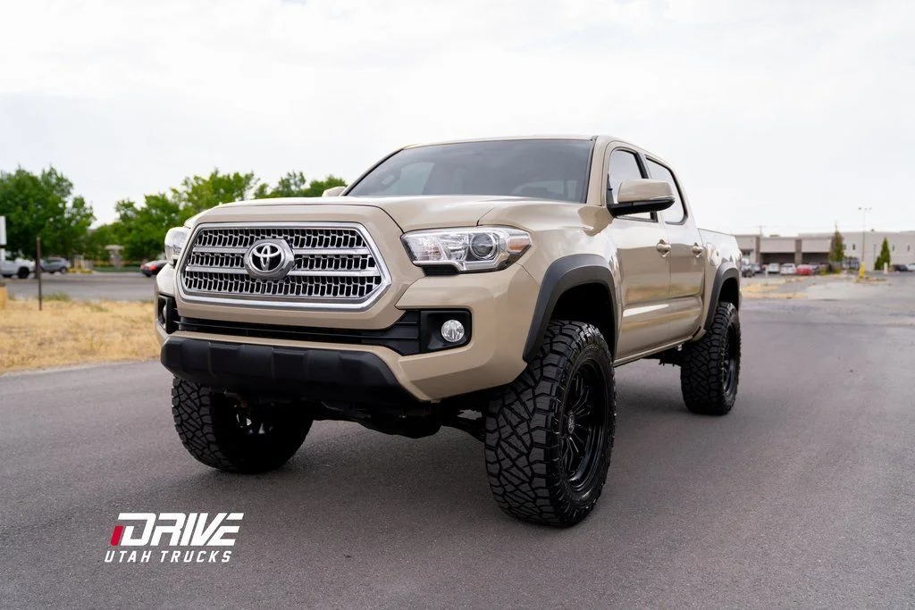 2016 Toyota Tacoma TRD Off-Road - 5