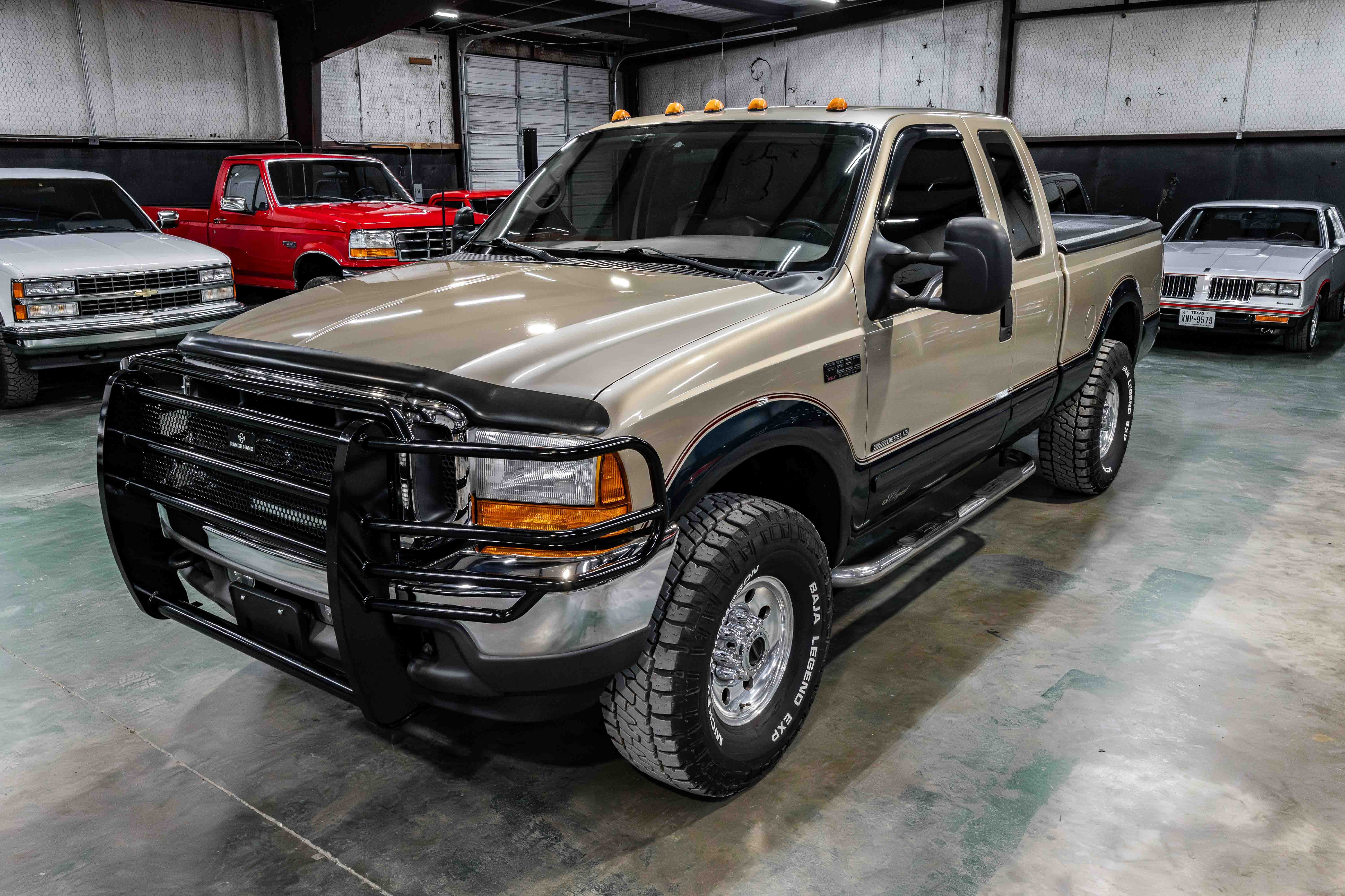 2001 Ford F-250 XLT - 2