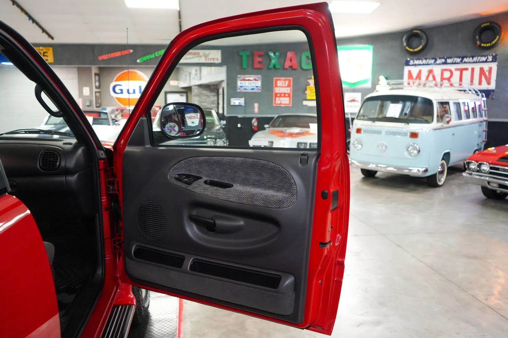 51k-Mile 2000 Dodge Ram 1500 4x4 Quad Cab Sport