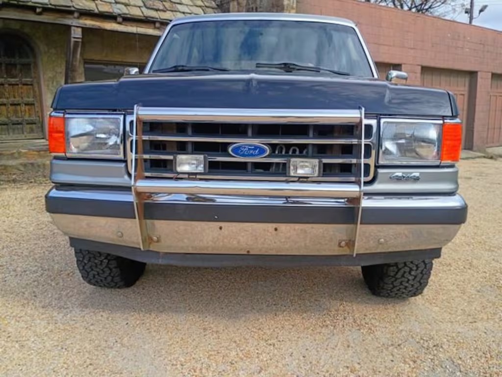 1990 Ford Bronco XLT - 4