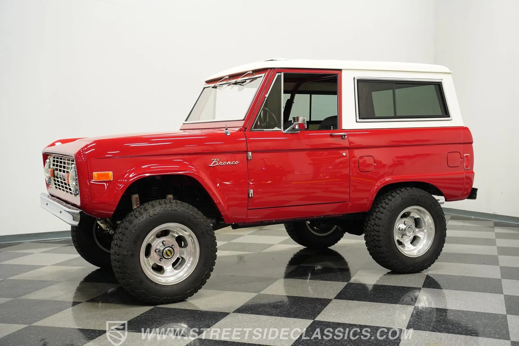 1977 Ford Bronco 4×4 - 3