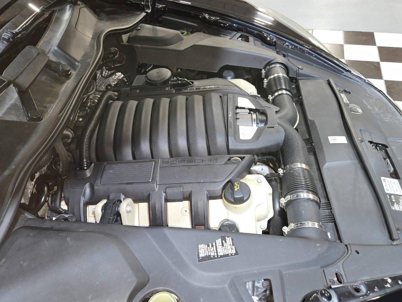 2013 Porsche Cayenne GTS