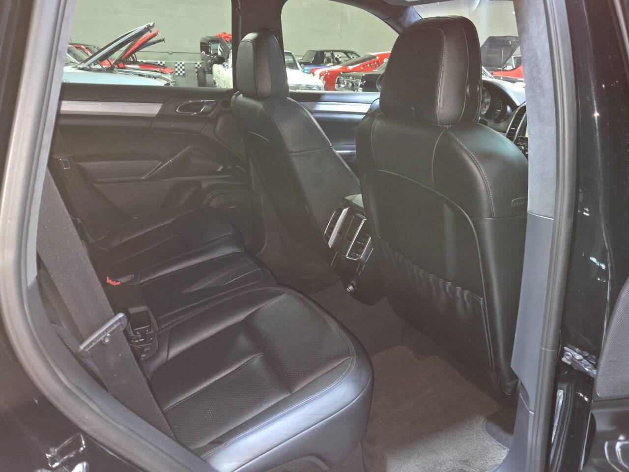 2013 Porsche Cayenne GTS