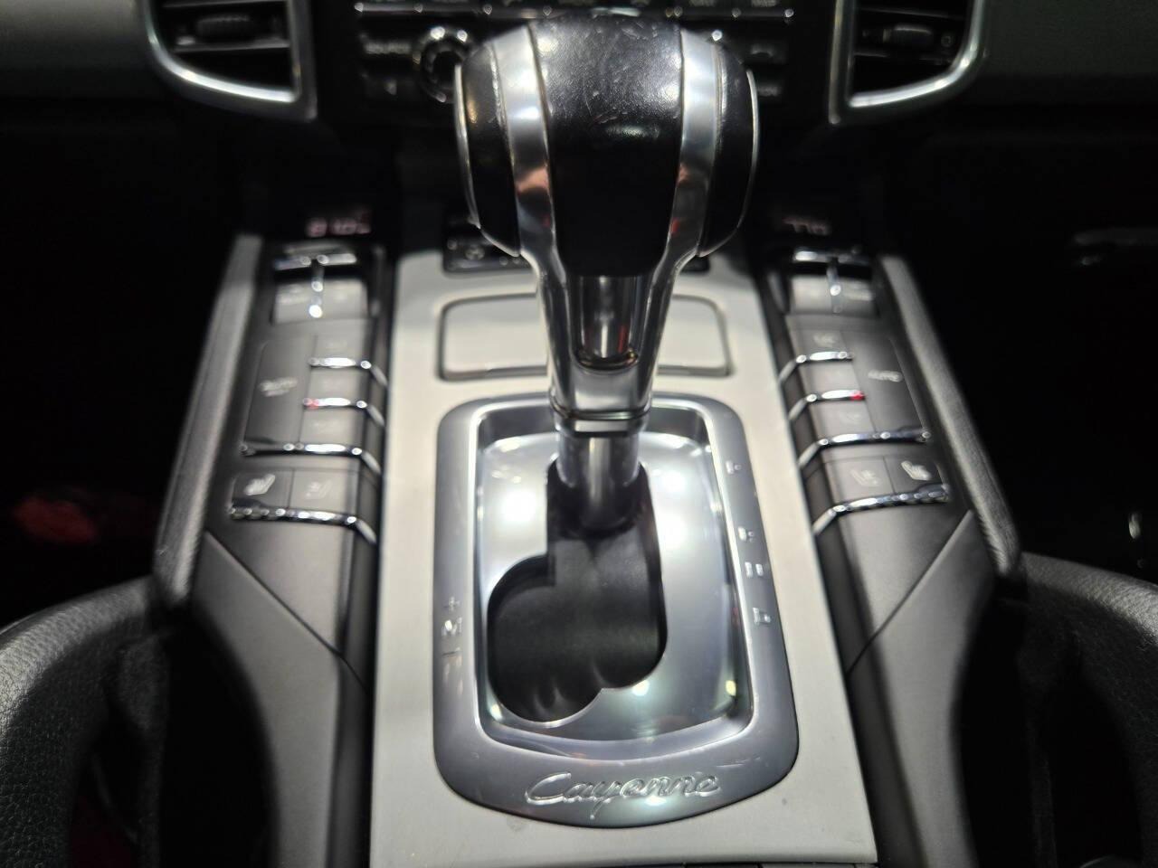 2013 Porsche Cayenne GTS