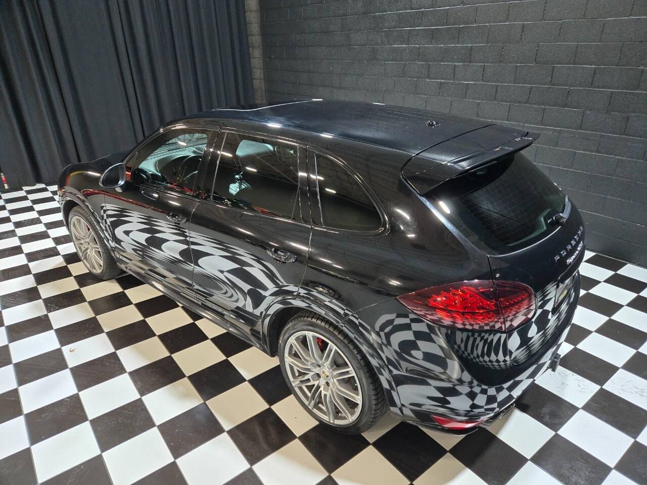 2013 Porsche Cayenne GTS - 3