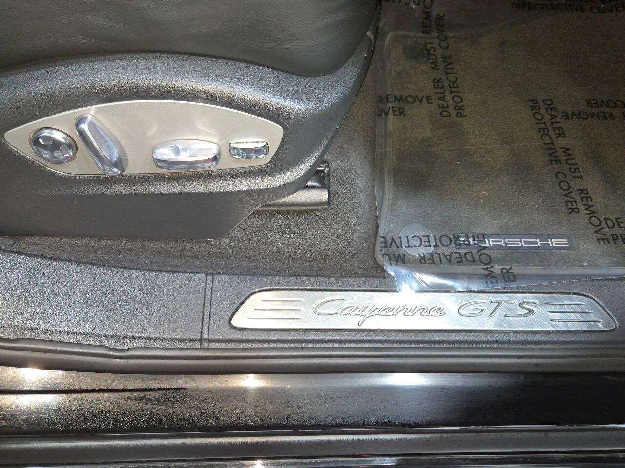 2013 Porsche Cayenne GTS