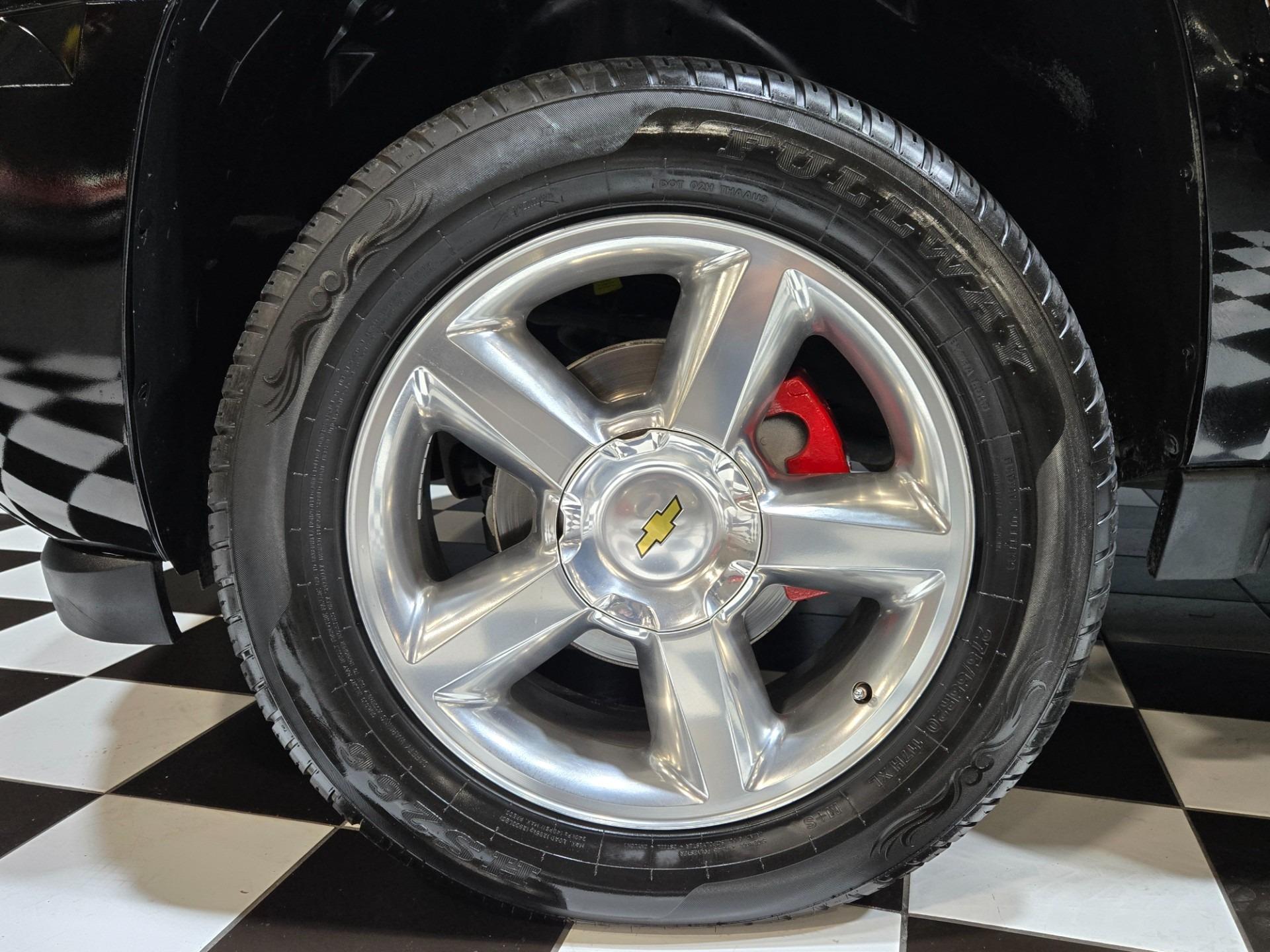 2012 Chevrolet Avalanche LT - 5