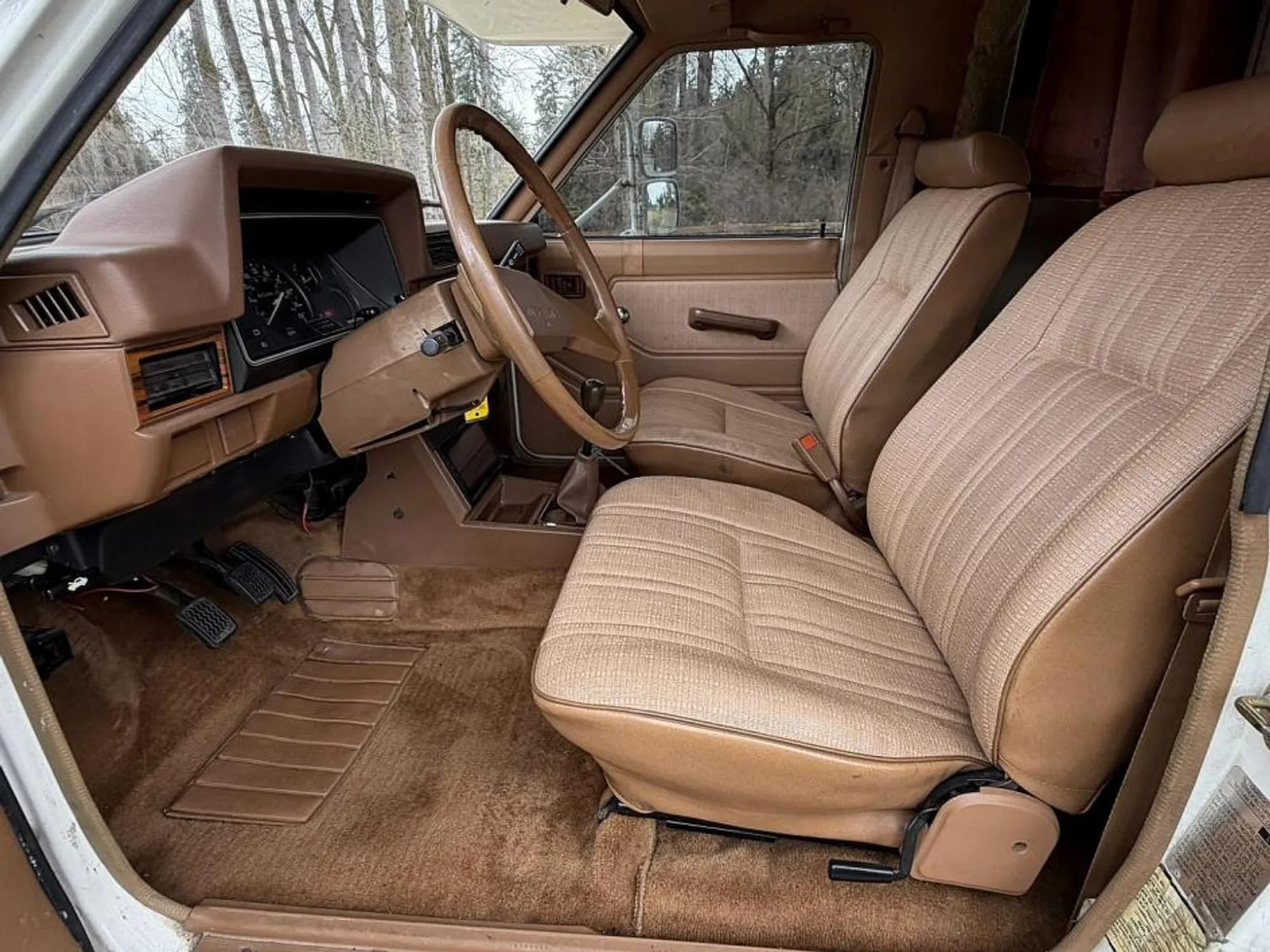 1984 Nissan Sunrader